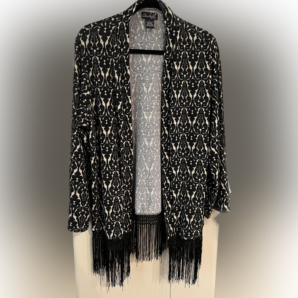 Questions by say what women’s sweater, cardigan, fringe size L black and cream